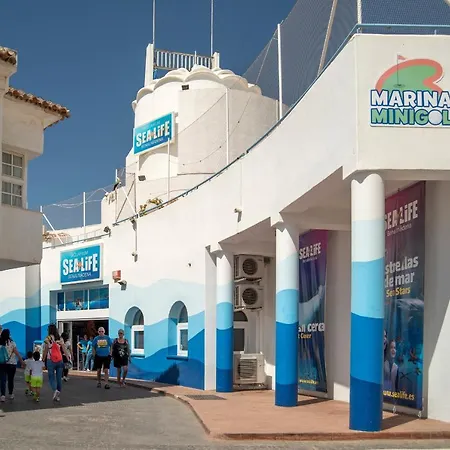 Vive Apartamento Jardines Gamonal, Centrico Y Tranquilo A 700m De La Playa Apartment
