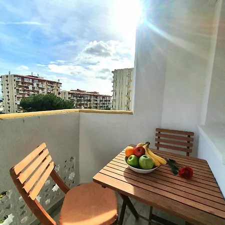 Vive Apartamento Jardines Gamonal, Centrico Y Tranquilo A 700m De La Playa Apartment